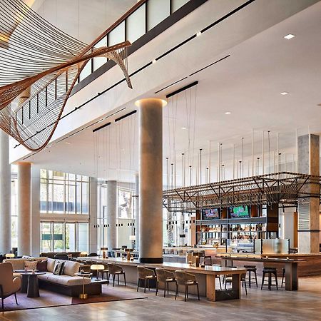 Sheraton Phoenix Downtown Exterior photo