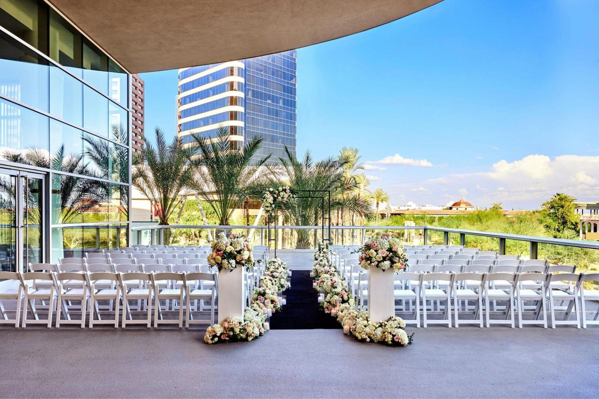 Sheraton Phoenix Downtown Exterior photo